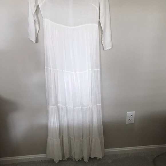 Urban Outfitters Tiered White Maxi Dress - Picture 2 of 4